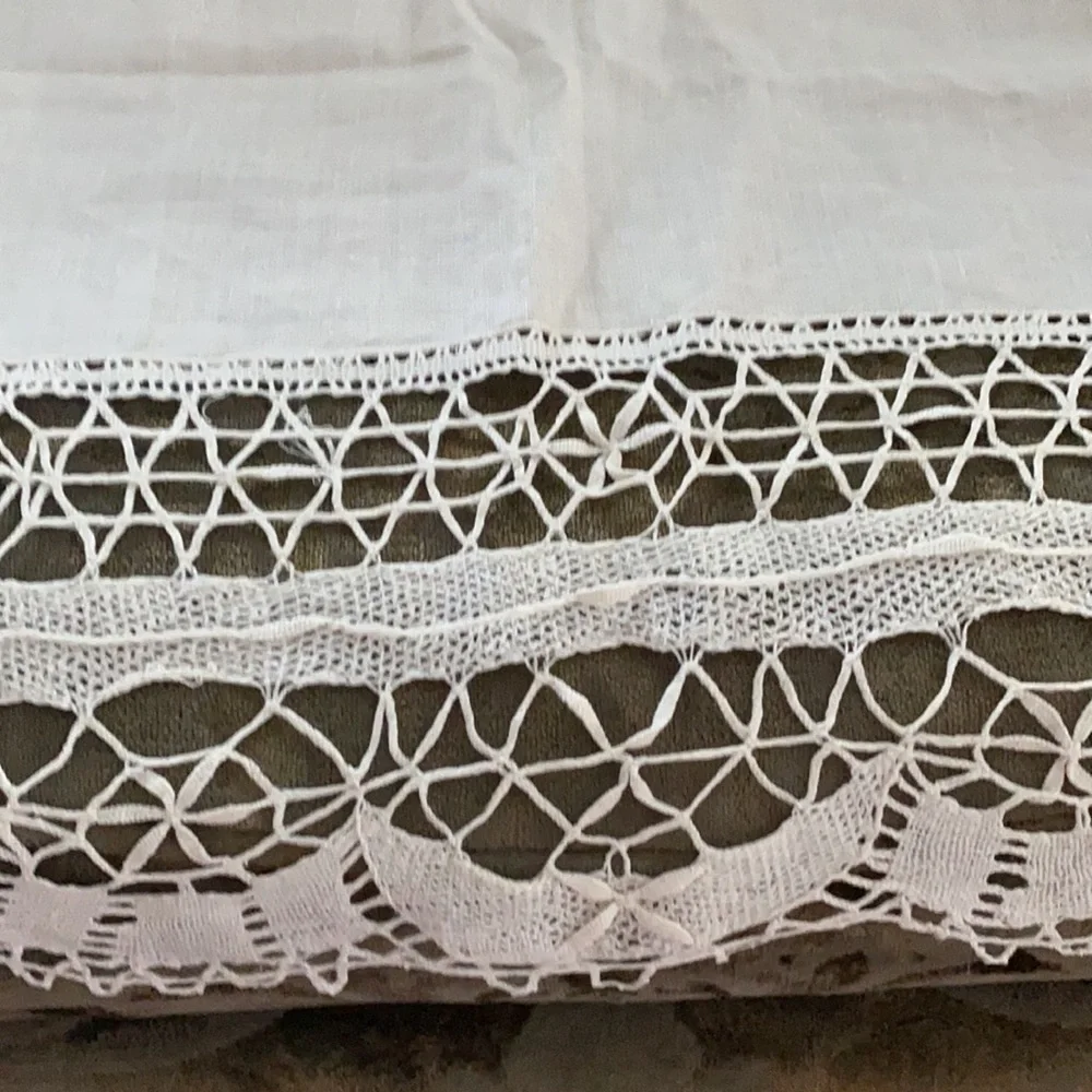 Vintage Cream Linen Tablecloth Heavy Battenberg Lace Inset Scalloped Edge 44x46